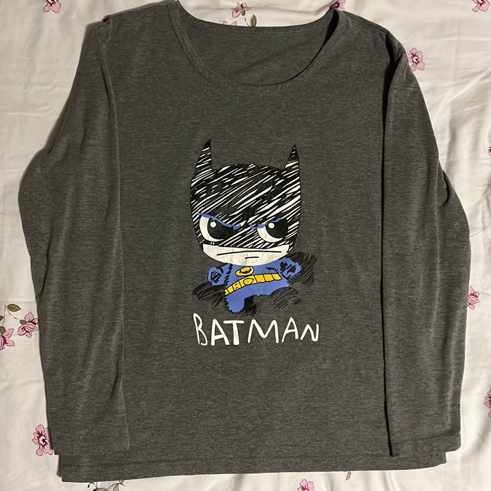 Woman blouse ( painted cartoon Batman on the front)